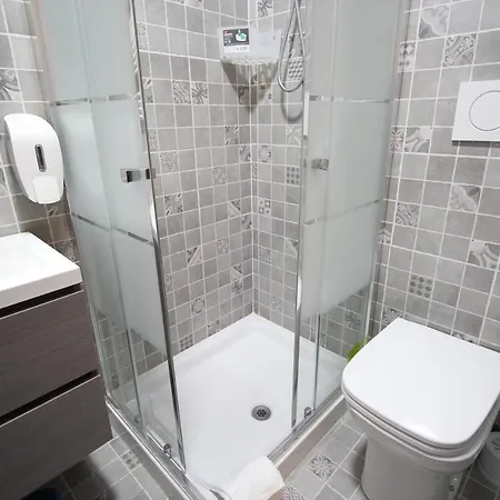 Quest House Lihong Konukevi 4*