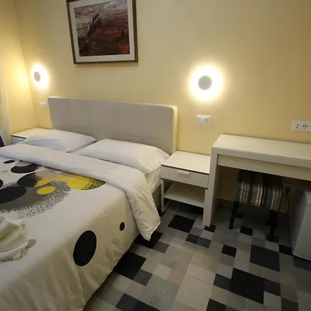 Quest House Lihong 4* 罗马